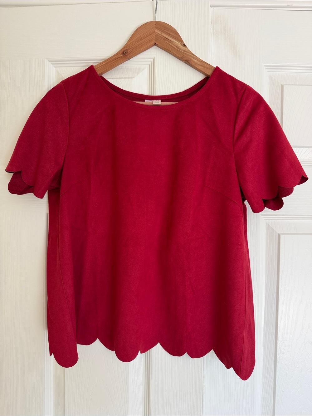 Alya Red Scallop-Edge Short Sleeve Blouse